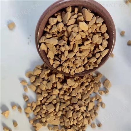 乾富供应黄色硅藻土颗粒 吸附硅藻土粉 水处理用硅藻土