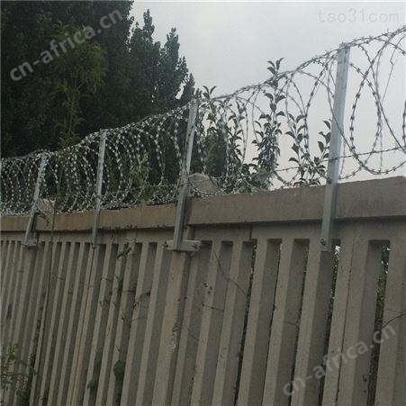 西润热镀铁路公路加密支架立柱支架刀片刺