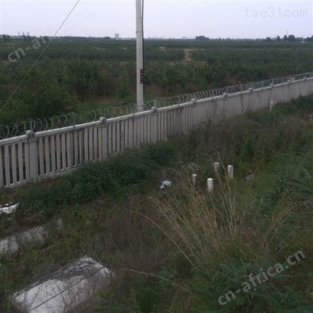 西润热镀铁路公路加密支架立柱支架刀片刺