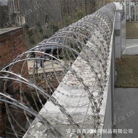 银川刀片刺绳热镀锌刀片刺网铁蒺藜不锈钢刺丝刺丝滚笼