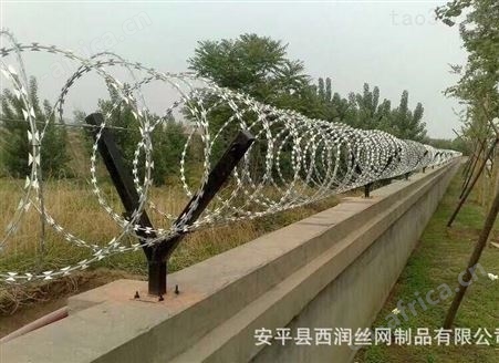 宜宾焊接网围栏 工厂卷状刀片刺网供应 铁路热镀锌刺丝刺绳西润厂家