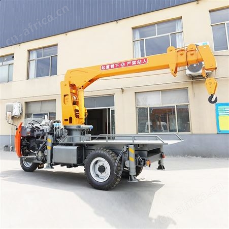 3吨三轮吊车 36度旋转起重机 建筑工地 绿化施工随车吊