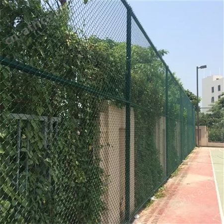 外形美观-体育场围网护栏网-热镀锌钢管-组合式围网-方管