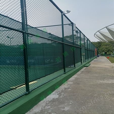 耐腾体育 操场围网生产 安全防护 护栏网 运动场