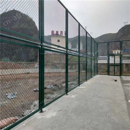 耐腾围网 笼式足球施工方案 笼式足球场造价 钢结构