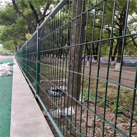 足球场专用围网868双夹球场围网厂家