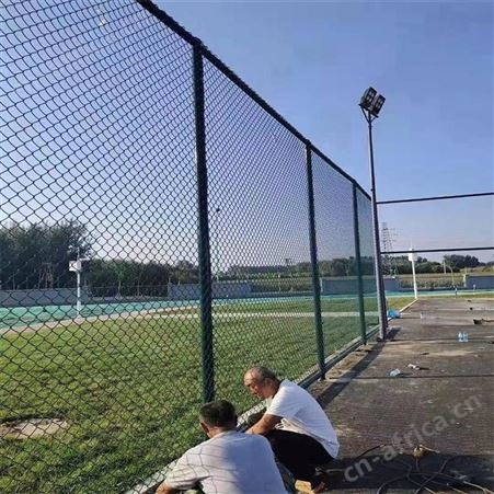 华丽体育小型篮球场够花护栏网体育足球场菱形镀锌隔离护栏网运动场铁丝网
