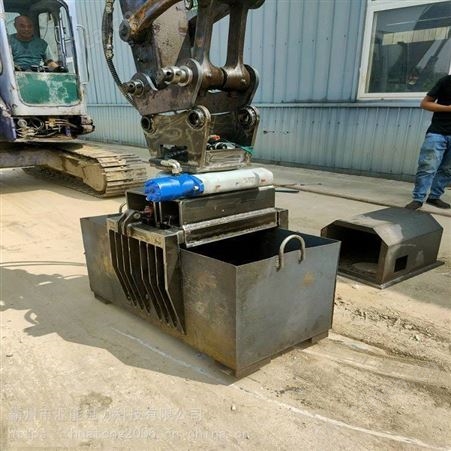 混凝土浇注石料液压夹子路沿石安装夹具路边石铺设钩机夹具